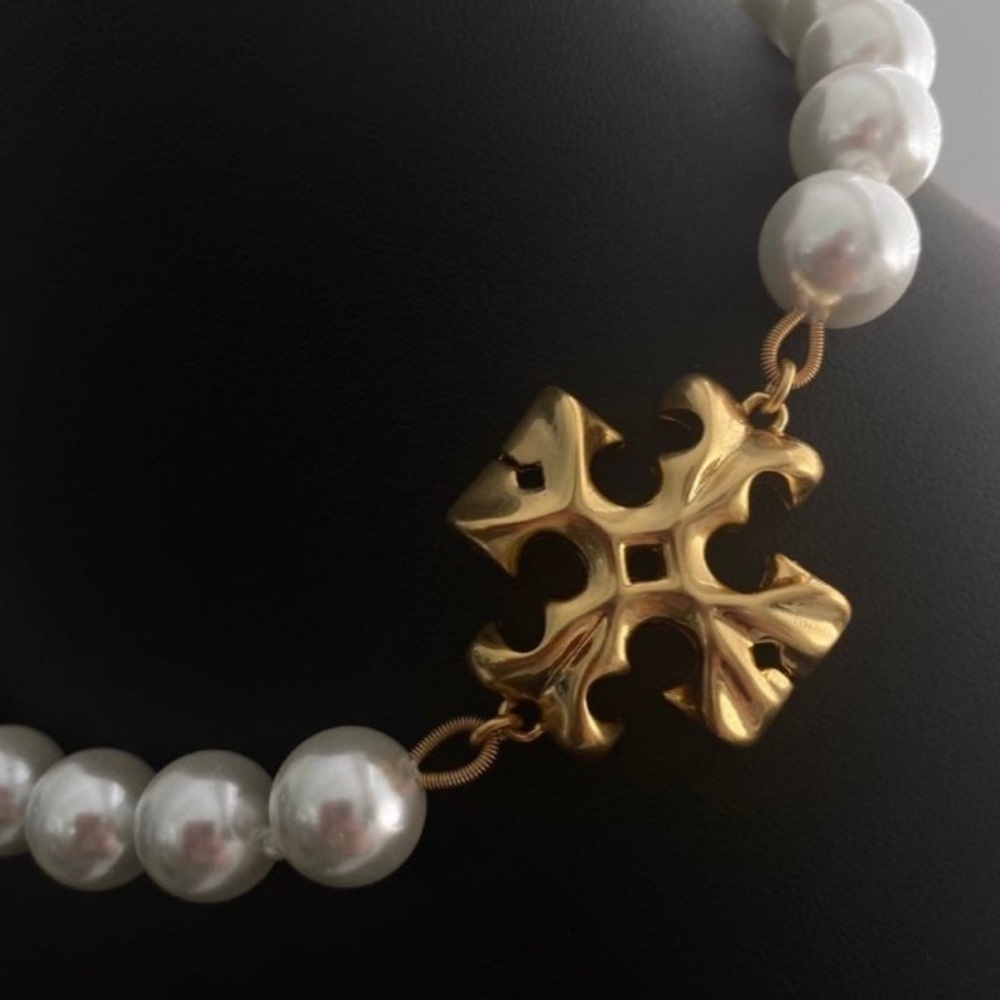 Sold out Roxanne pearl Logo statement necklace - Picture 5 of 7
